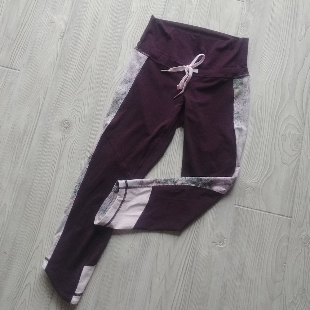 (6) Lululemon High Rise cropped tights!